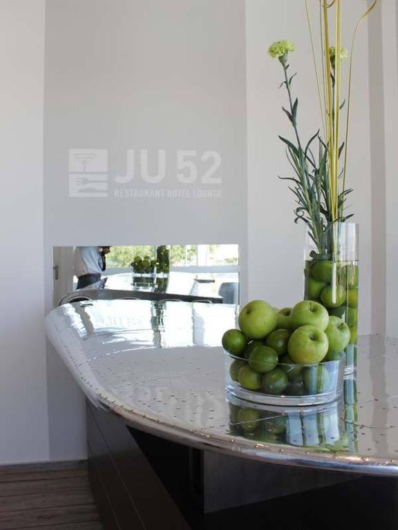 Ju52 Restaurant Hotel Lounge アルンスベルク エクステリア 写真